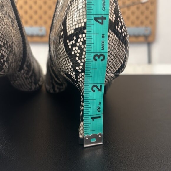 Steve Madden Women Kapital Snakeskin Print Kitten Heel Boots,Sz 8 (M),Disclaimer - Picture 13 of 15